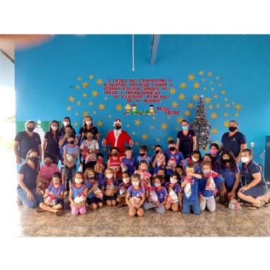 Papai Noel da ACISMI participa do encerramento do ano da Escola Municipal Geraldo Caldani